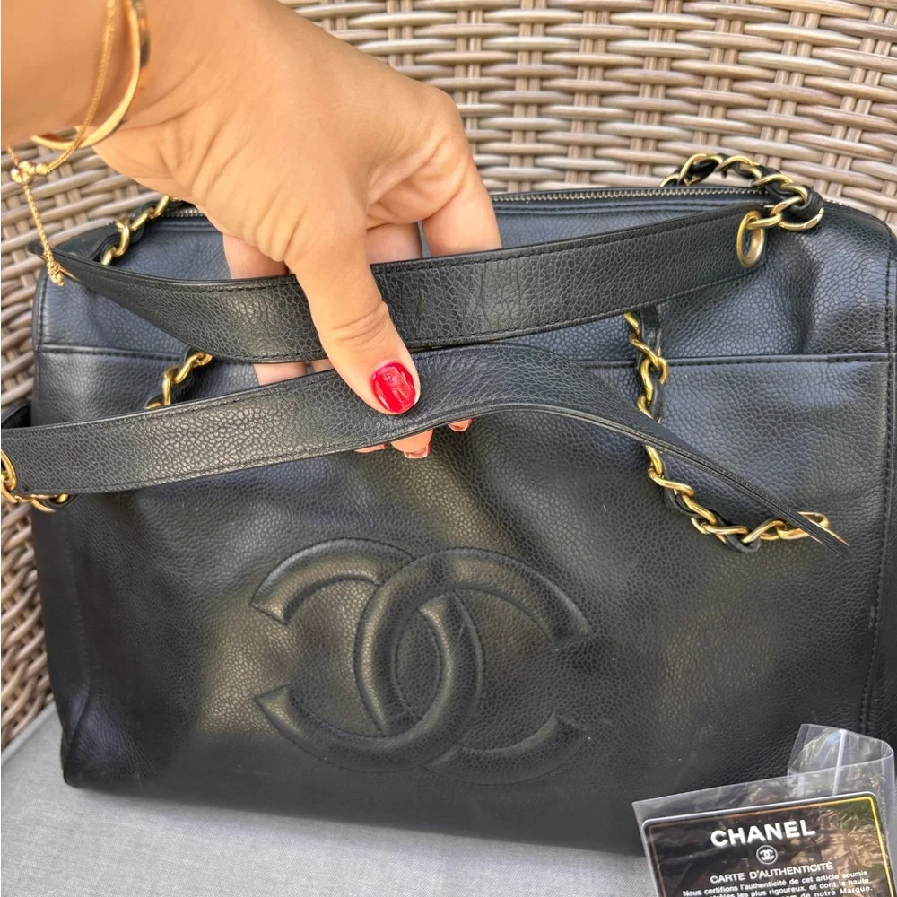 Authentic CHANEL black Caviar leather timeless Dome tote - Picture 5 of 16